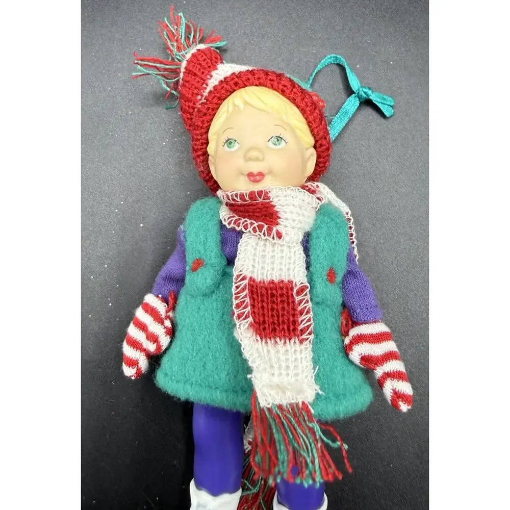 Hallmark Mistletoe Miss Ice Skating Christmas Ornament 2002 Blonde No Box Lo16
